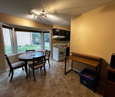For Lease - 460 Castlegrove Boulevard Unit# Room 4, London North, O... - Photo 5