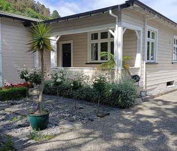 THURSDAY- Phone for the viewing time - Photo 3