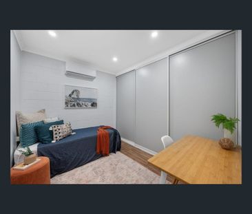 Lovely Family Home on Leila Avenue! - Photo 4