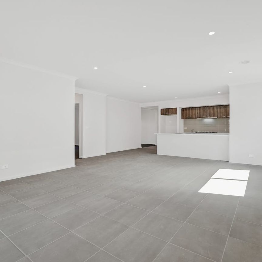 Spacious Family Home in Growing Estate - Photo 1