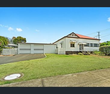 Character Home in Newtown - Photo 5