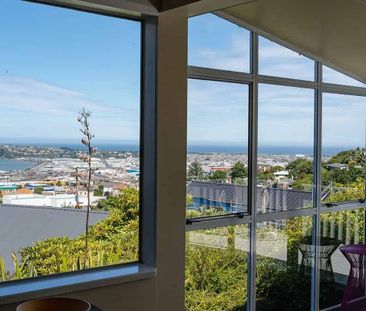 City Cottage Fully Renovated & Furnished - Photo 3