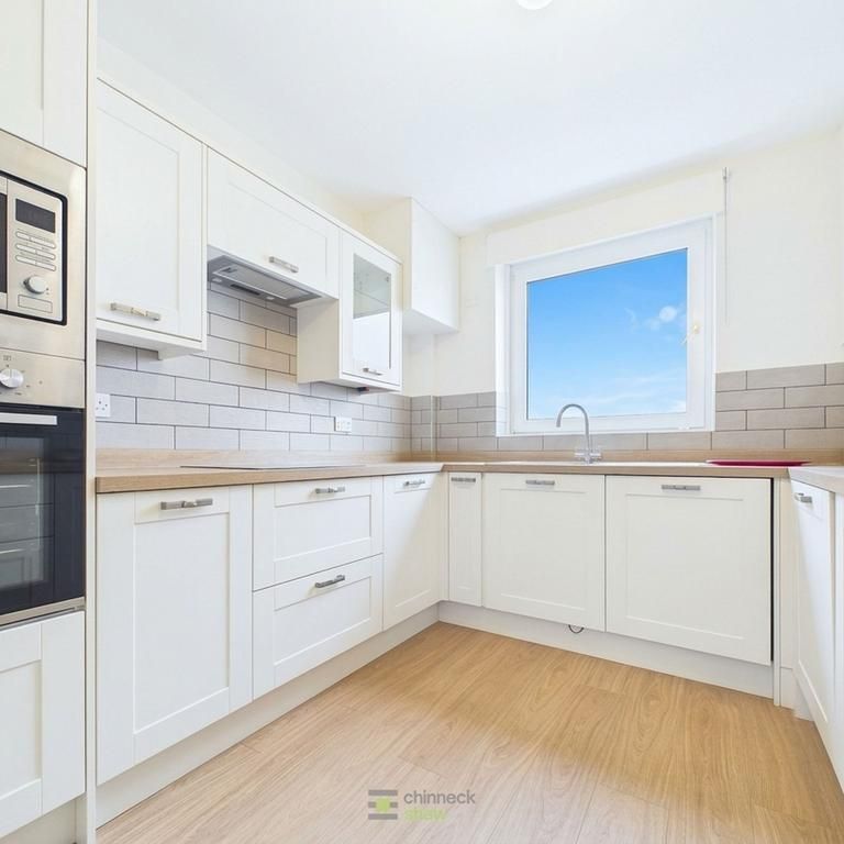 2 bedroom property to rent - Photo 1