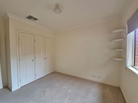 Four bedroom house - Photo 3