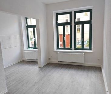 Renovierte 2 Raum Wohnung mit Tageslichtbad - Foto 1