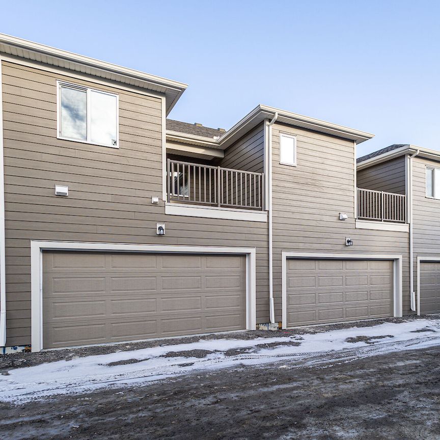 421 Yorkville Avenue Southwest, Calgary - Photo 1