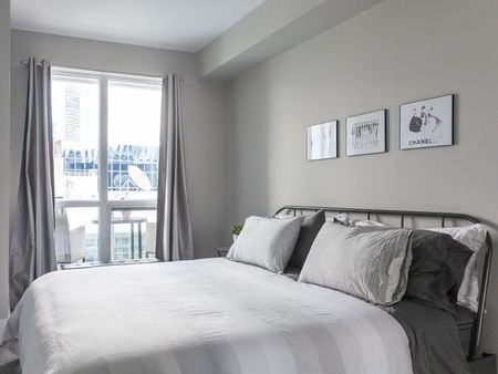 Front Street West - Photo 4