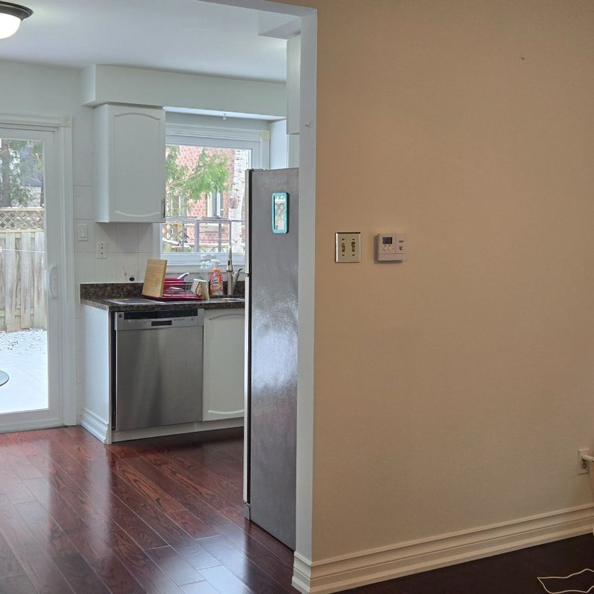 For Lease - 5 Constellation Crescent, Richmond Hill, Ontario - Photo 1