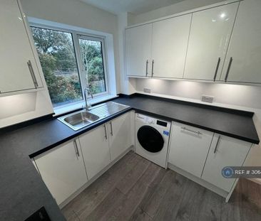2 bedroom maisonette to rent - Photo 4