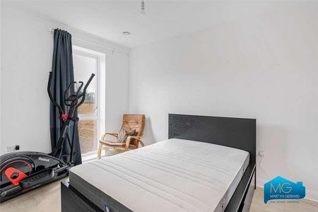 Edgecumbe Avenue, London, NW9 - Photo 4