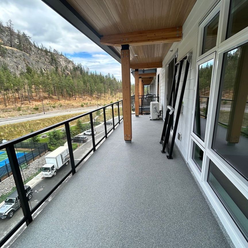 LARGE 2 BED, 2 BATH – BRAND NEW - Photo 1