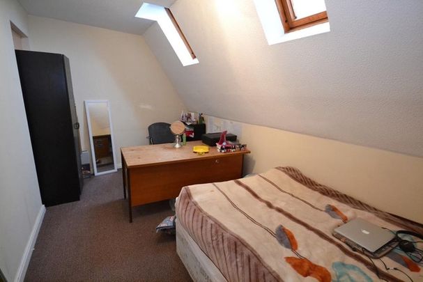 En-suite Room to Let in Spacious, Well Situated 4 Bed Flat to Let in Stockton-on-Tees - Photo 1