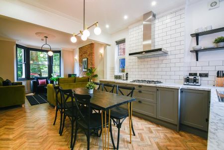 6 bedroom terraced house to rent - Photo 2