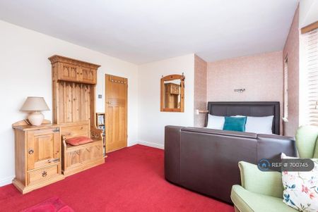 2 bedroom semi-detached house to rent - Photo 4