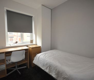 2 Bed Terraced House, Manor Avenue, LS6 - Photo 3