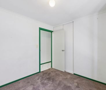 Comfortable 4 Bedroom Home with Secure Parking & Entertaining Area.... - Photo 4