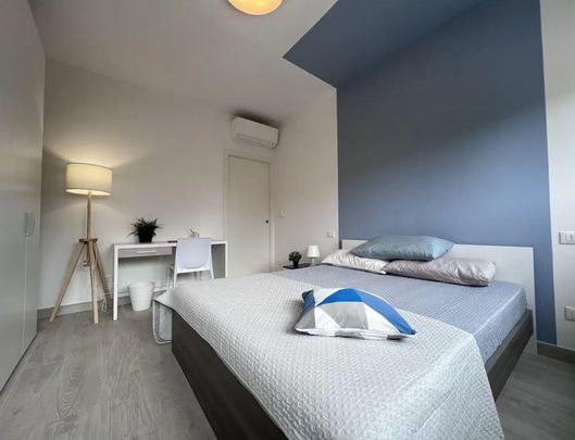 Via Giuseppe Dezza, Milan, Lombardy 20144 - Photo 1