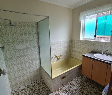 4-bedroom shared house / townhouse, Military Road - Photo 1