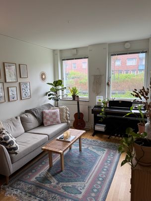 Bronsåldersgatan, Västra Frölunda - Photo 1