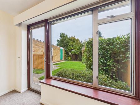 3 bedroom bungalow to rent - Photo 2