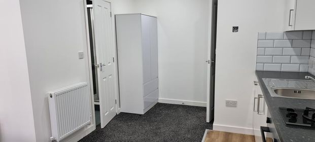 Studio to rent - Photo 1