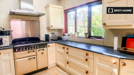 Snug room for rent in 3-bedroom house, Knocklyon, Dublin - Photo 4