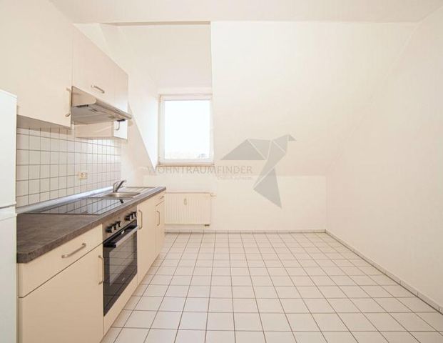 !! Wohnen am Küchwald !! Helle 2 Raum DG-Wohnung mit Einbauküche und Tageslichtbad - Photo 1