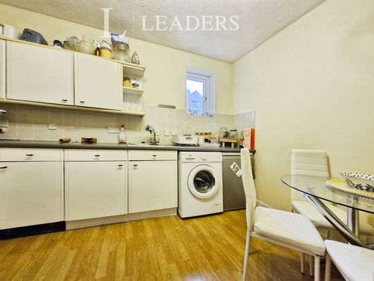 2 bedroom flat to rent Gosport Town Centre - Photo 1