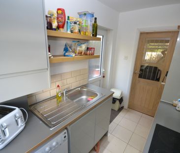 4 bed Mid Terraced House for Rent - Photo 3