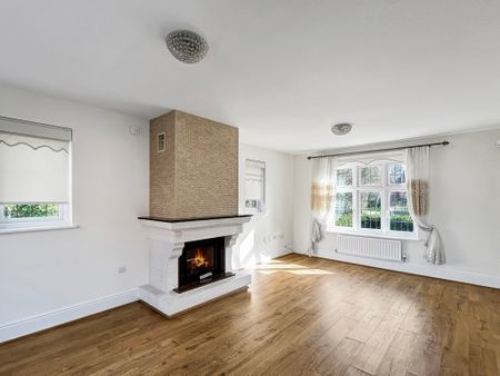 A wonderful, four-bedroom family home occupying a spacious plot on the edge of the popular South-Cambridge Redrow development. Less than six miles to Cambridge and in good proximity to a variety of local schools. * 50% off first months rent * - Photo 2