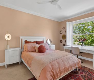 FULLY FURNISHED GRAND ART-DECO BEAUTY - Photo 6