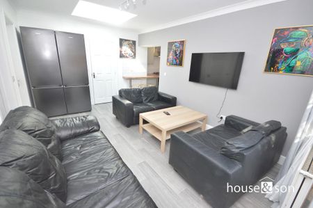 8 bedroom detached house to rent - Photo 5