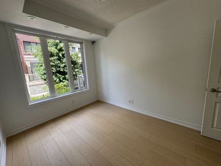 For Lease - 90 Eastwood Park Gardens Unit# 10, Toronto, Ontario - Photo 5