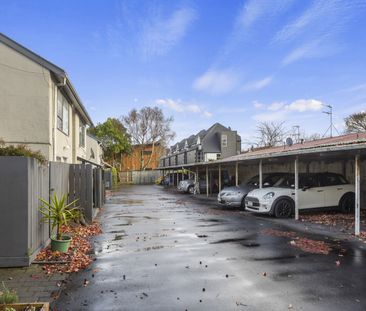 1-Bedroom Flat with Carport - Photo 4