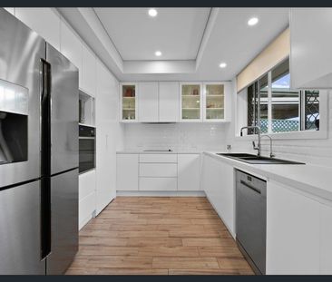 Stunning Recently Renovated 3-Bedroom Family Home - Photo 6