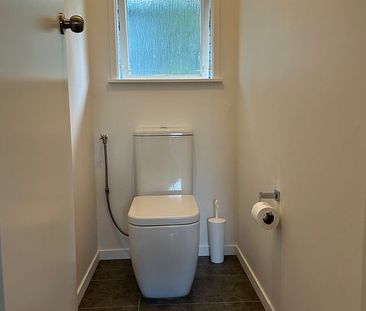 Charming Beach Haven 3 Bedroom Unit - Photo 3