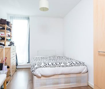 2 Bed Flat, The Drakes, SE8 - Photo 4
