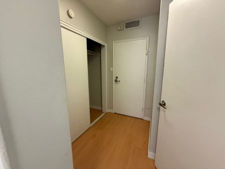 222 Maclaren - Photo 5