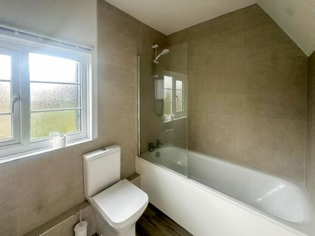 2 bedroom semi-detached house to rent - Photo 5