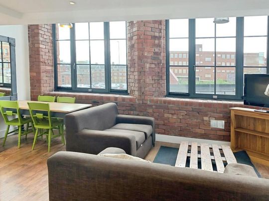 2 bedroom flat to rent - Photo 1