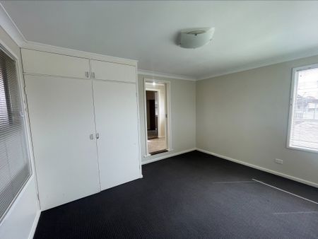 THREE BEDROOM HOME - Photo 5