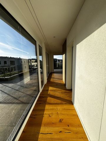 Leben mit Weitblick - Stilvolle 3.5-Zimmer-Attikawohnung im Grünen - Foto 5