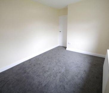 3 bedroom end of terrace house to rent - Photo 6