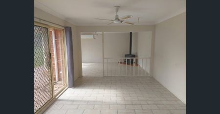 Five Bedroom Home In Ashtonfield - Photo 4