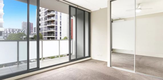 MGM MARTIN - TWO BEDROOM APARTMENT - Photo 2