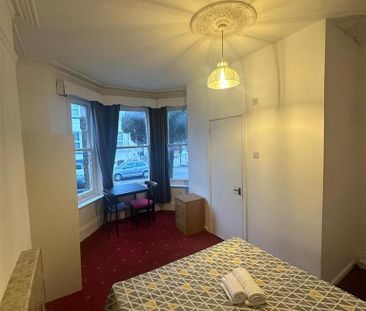 8 bedroom house share to rent - Photo 4