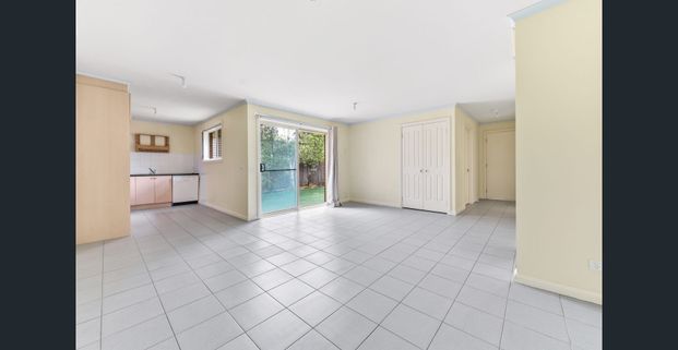 MODERN & SPACIOUS TWO-BEDROOM UNIT IN PRIME OAKLEIGH EAST LOCATION - Photo 1