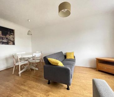 2 bedroom flat to rent - Photo 3