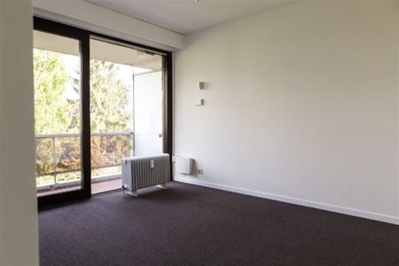 Ruim 3 slpk appartement (132m²) met terras, autostaanplaats & kelderberging! - Photo 2