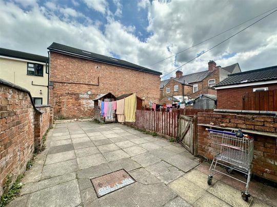 2 bedroom terraced house to rent - Photo 1
